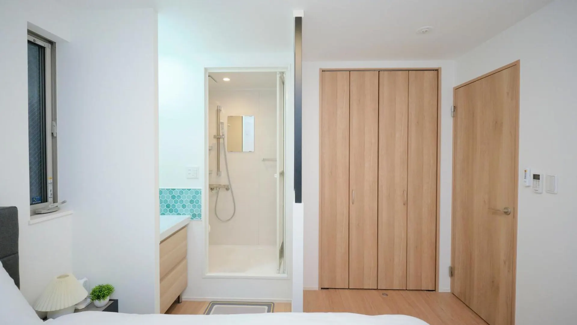Shinjuku 1 Sta.・98㎡・4Br Entire Home Upscale Area Tokyo 0*,  Japan